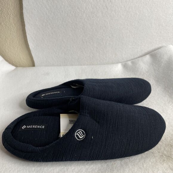 * Size 9-10 Blue Merence Slippers - Picture 3 of 12